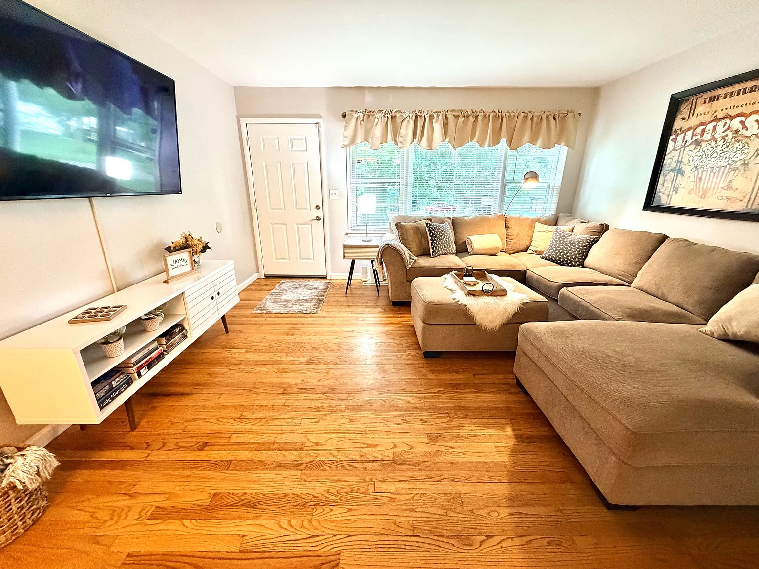 Independence House interior and amenities photo 4