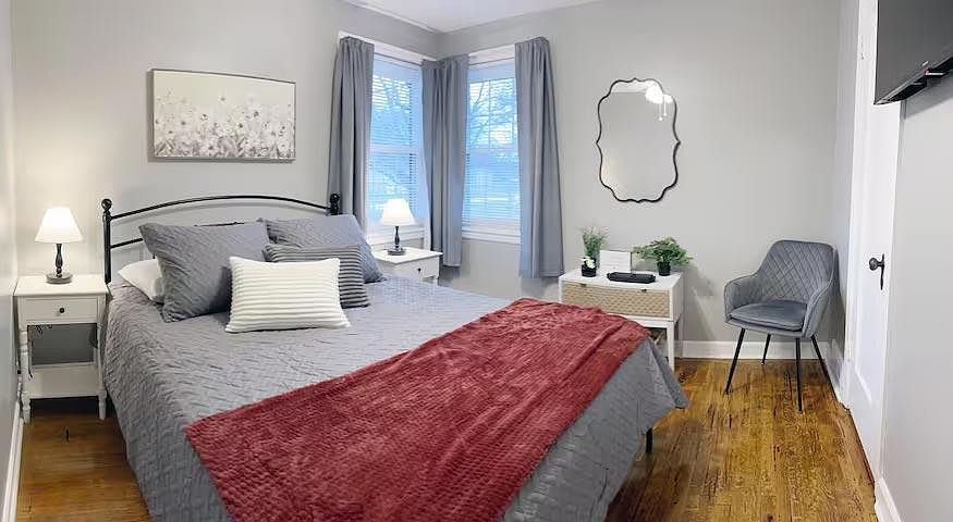 Spruce House interior and amenities photo 2